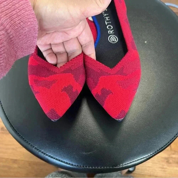 Rothy’s Woman’s The Point In Red Camo Flats w8/5 - Picture 3 of 12